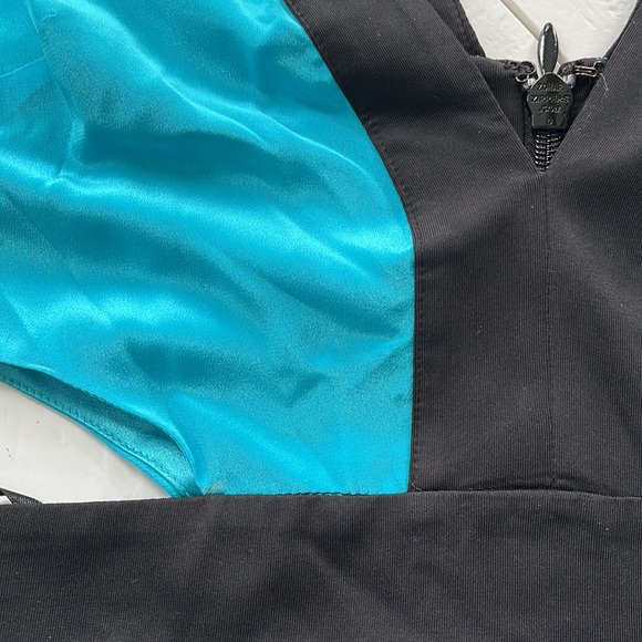 Bebe V cut out color block dress - Picture 6 of 7